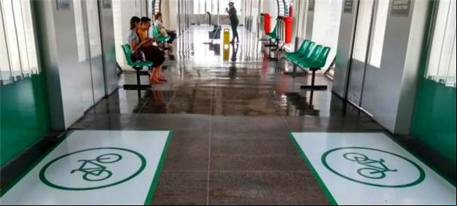 Espaço para embarque de bikes em estação do VLT de