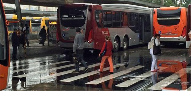 Terminal de ônibus no centro de São Paulo